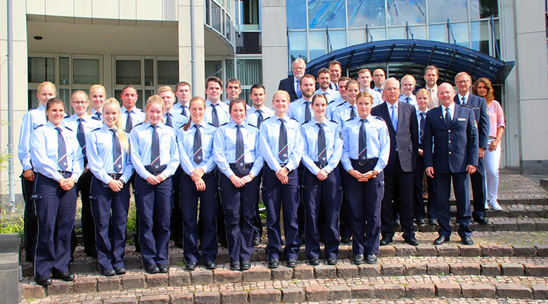26 neue Polizisten im Hochsauerlandkreis
