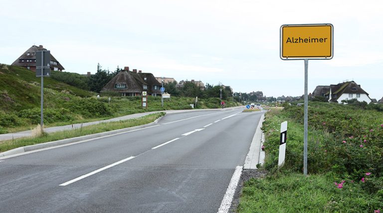 Broschüre "Sicher Auto fahren im Alter"