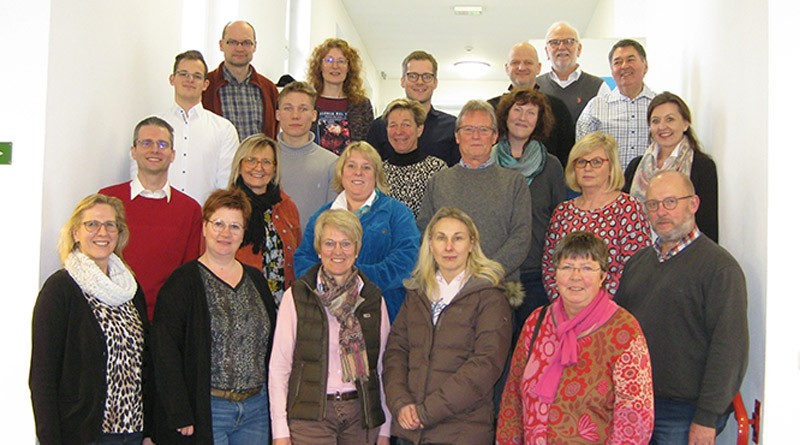 Berufsberatungskräfte besuchen Lehranstalt für PTA in Olsberg