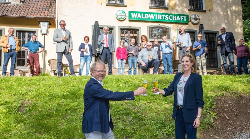 Warsteiner Brauerei übergibt Waldwirtschaft an Bilsteintal e. V.