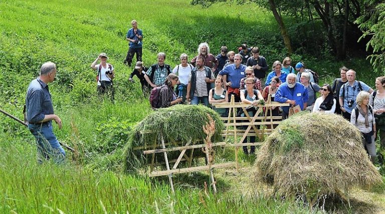 Das Foto zeigt die Fachtagung zum Thema Bergwiesen