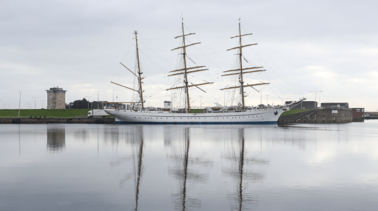 Die Gorch Fock in Wilhelmshaven