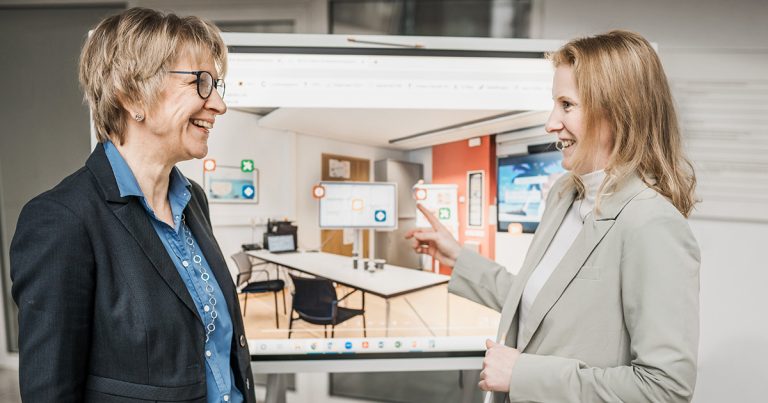 Mittelstand Digital ZentrumProf. Dr. Christina Krins linke und Katharina Schuchardt rechts