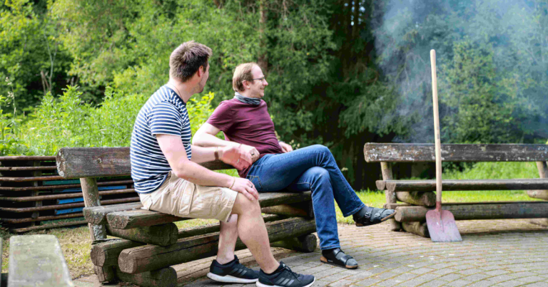 Männer im Wald